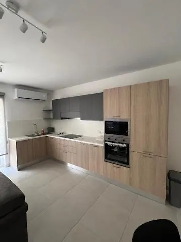 Central, Modern & New Apt San Gwann 0*,