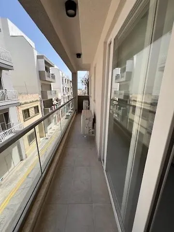 Central, Modern & New Apt San Gwann Apartment
